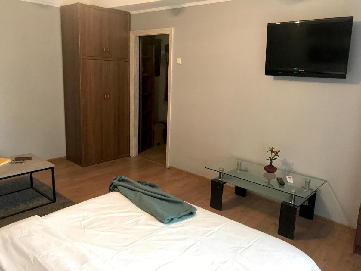 Apartment Olympyska On Velyka Vasylkyvska 45 Kyjev Exteriér fotografie
